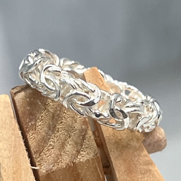 Sterling Silver Byzantine Ring Sz 7 - Picture 5 of 12